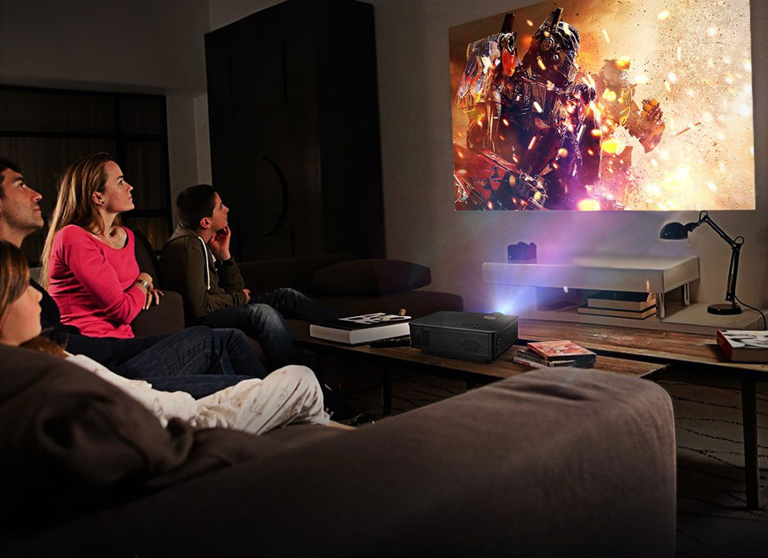 Home cinema confronto tra TV e proiettore per home cinema